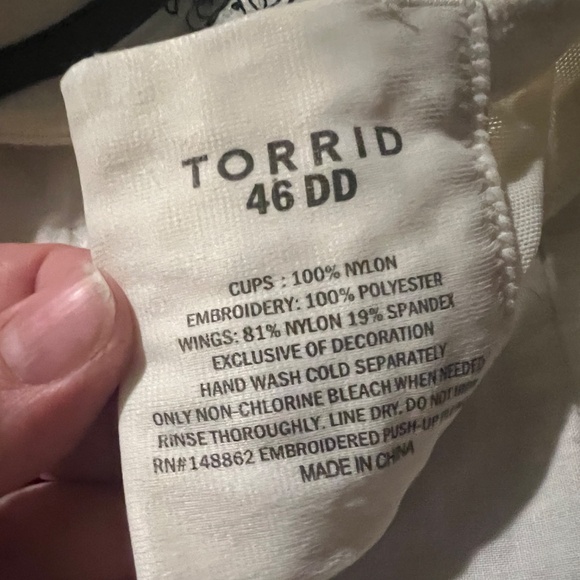 Bra Lot - 6 bras - 1 44D, 4 44 DD, 1 46DD - Picture 5 of 14